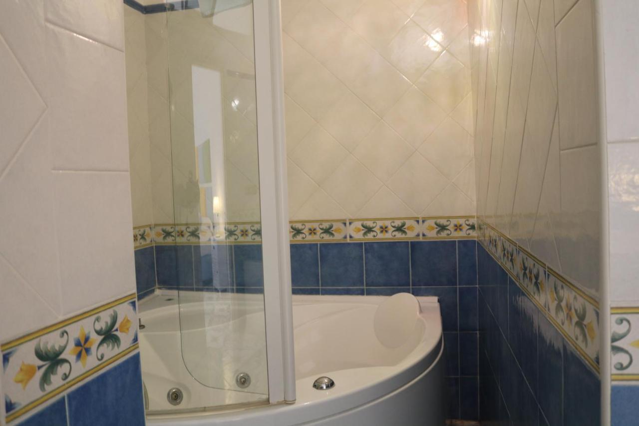 Suitenapolisantalucia Bed & Breakfast *