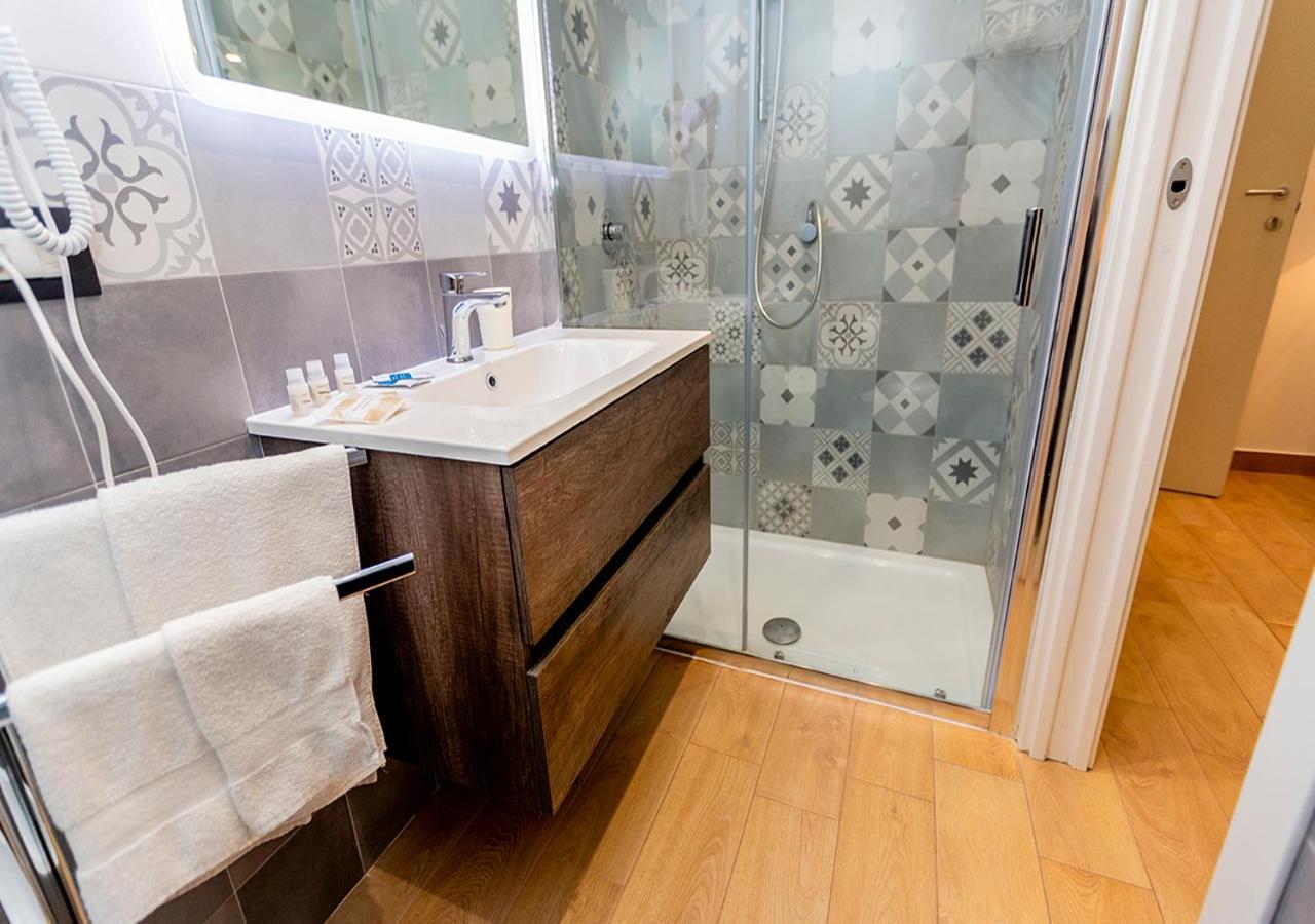Bed & Breakfast Vico Milano 18 Naples