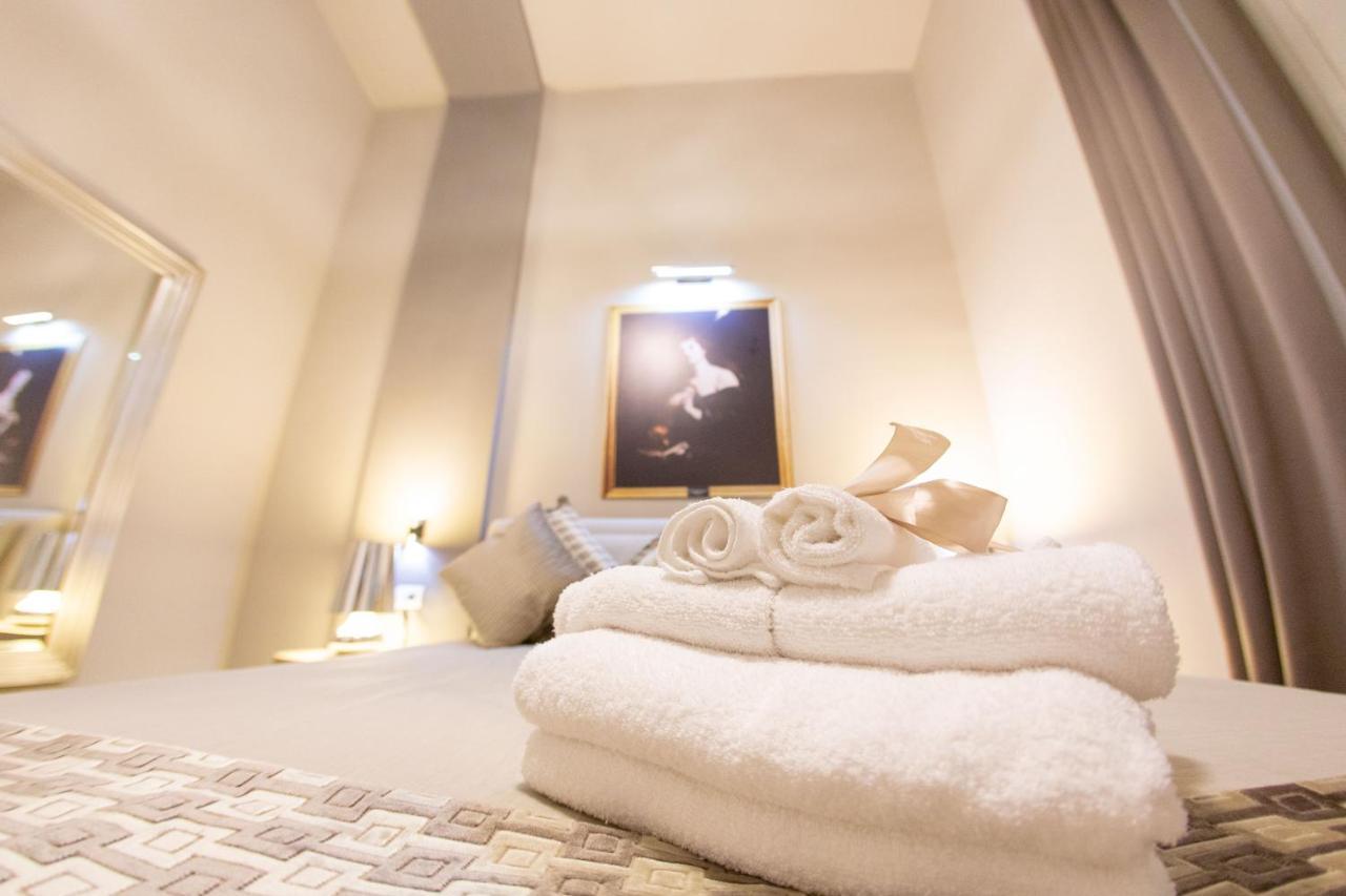 Leone D'autore - Chiaia 3* Naples
