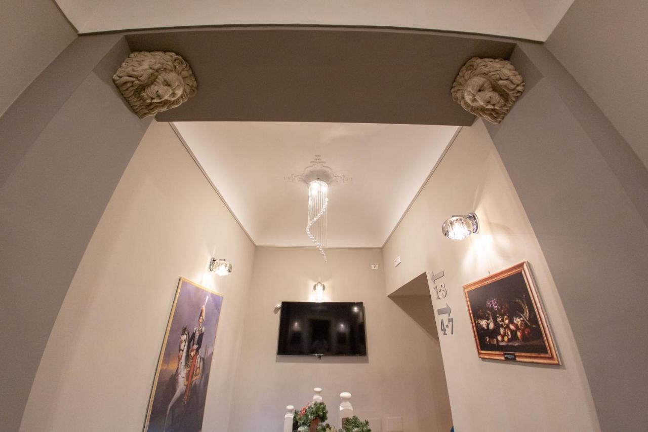 Guest house Leone D'autore - Chiaia Naples