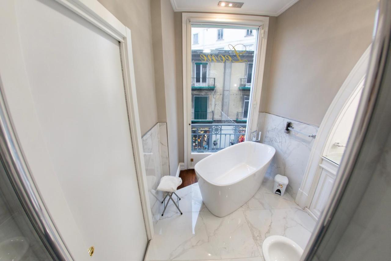 Guest house Leone D'autore - Chiaia 3*