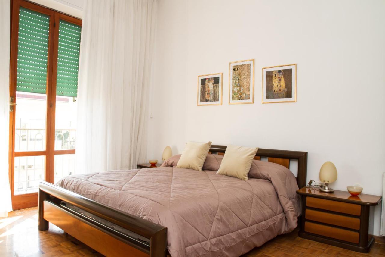Easy House Bed & Breakfast *