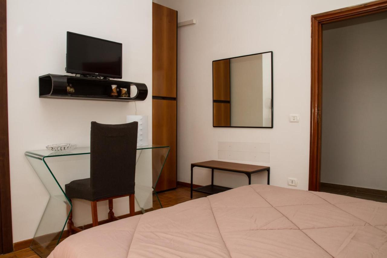 Easy House * Naples