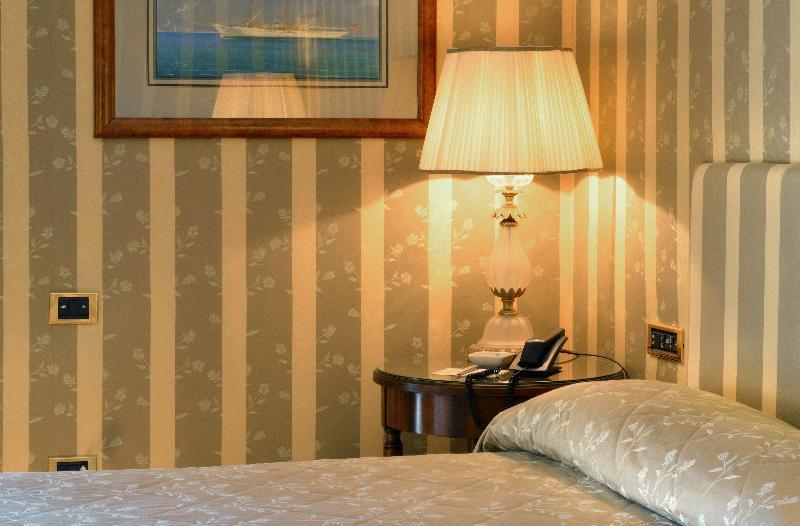 Hotel Grand Vesuvio 5*