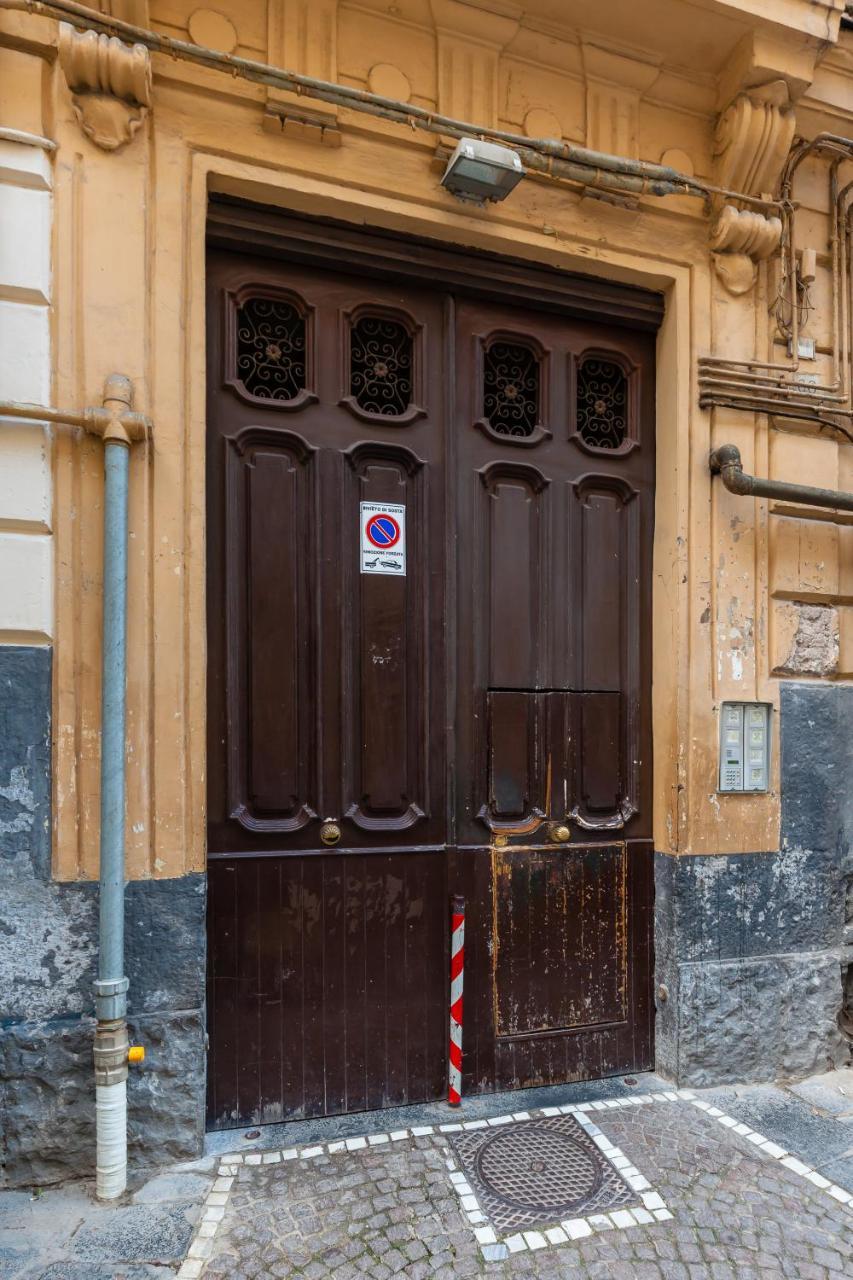 Cairoli - Spacious Close To Central Station * Naples