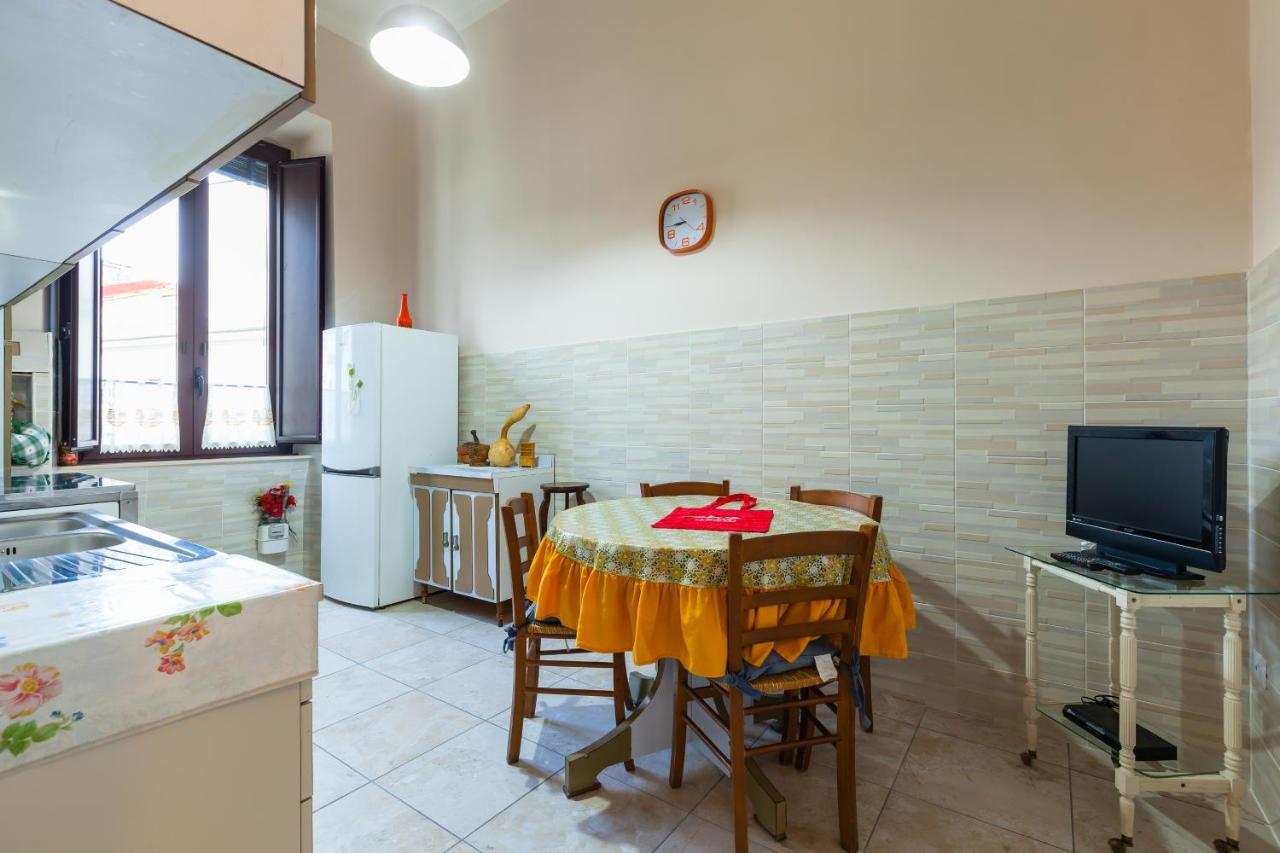 Cairoli - Spacious Close To Central Station * Naples