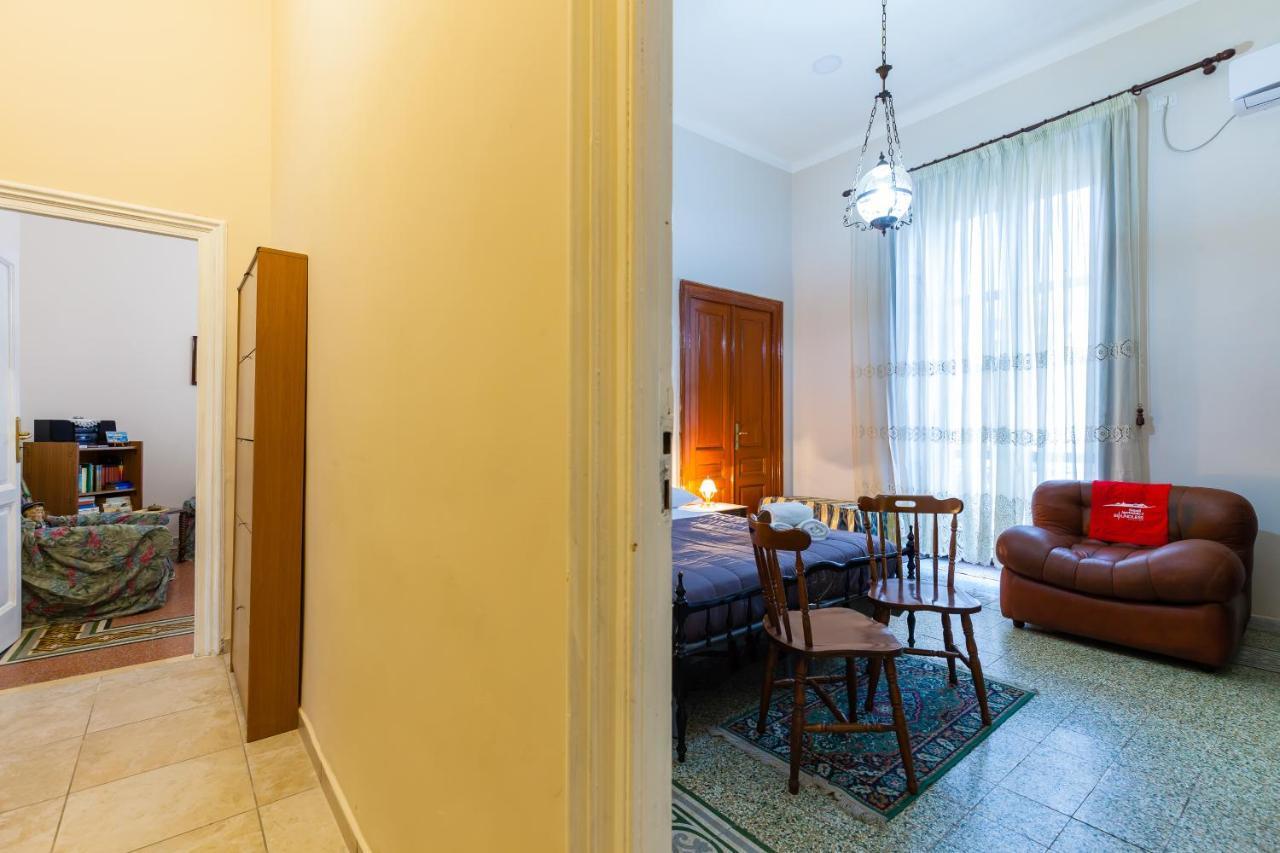 Cairoli - Spacious Close To Central Station * Naples