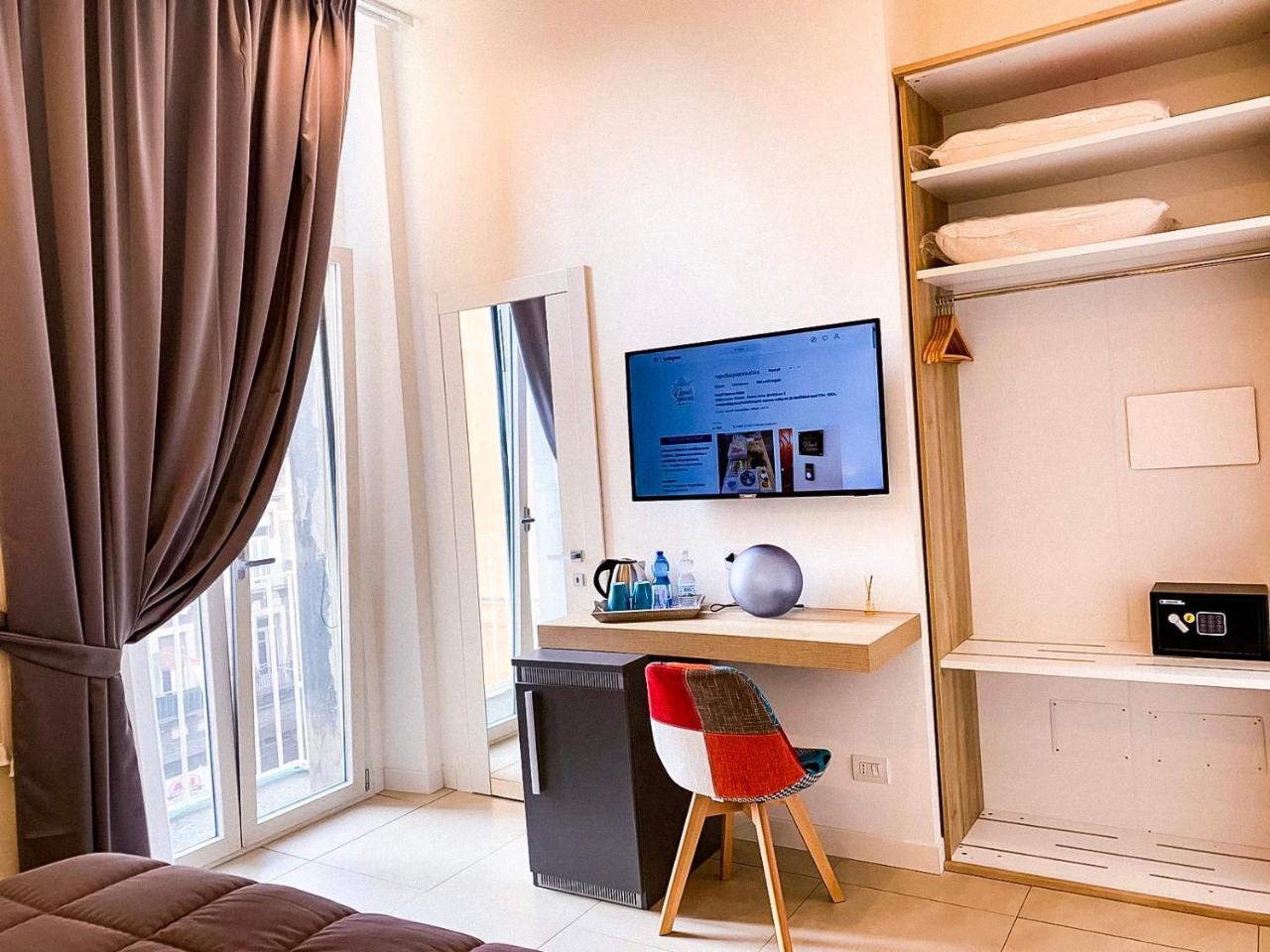Squares Guest house Naples
