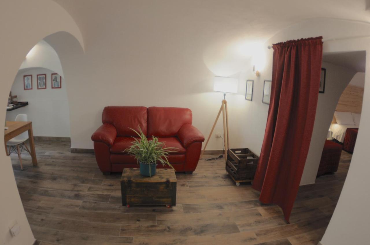 Bed & Breakfast The Foria House By House In *