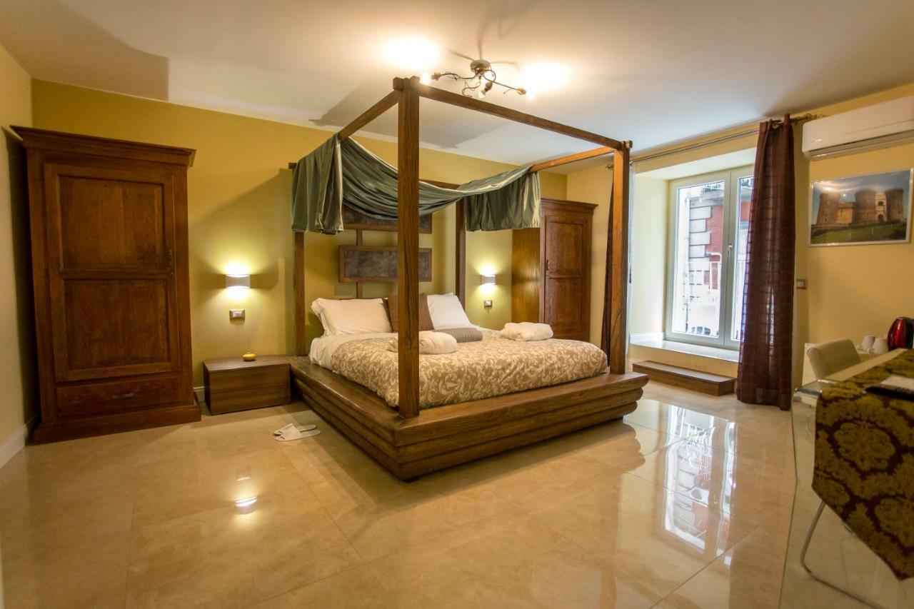 Chiaia 205 Guest house
