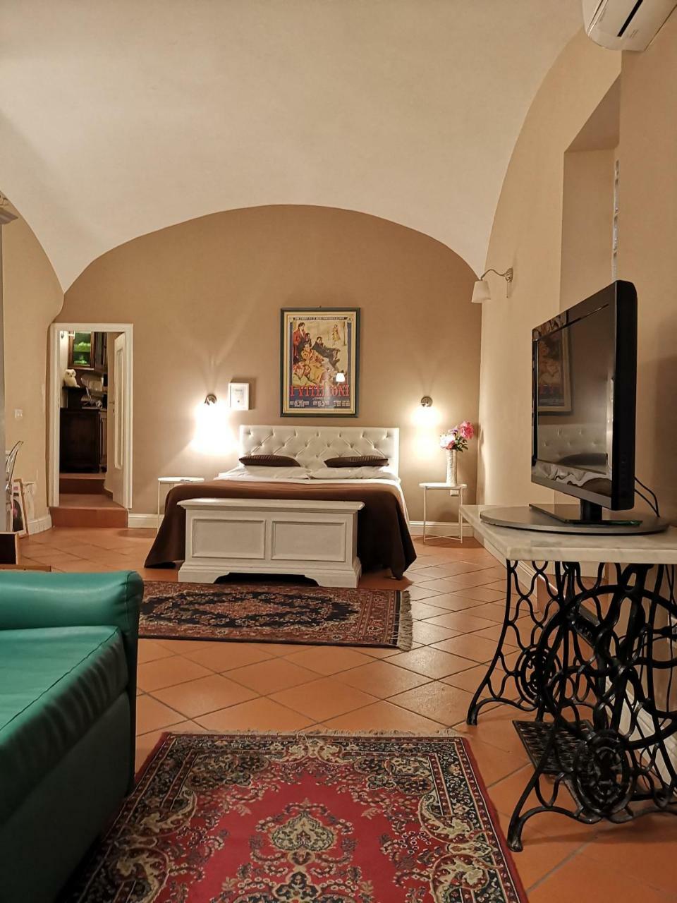 Bed & Breakfast Bed Morelli 49 , Chiaia 2*
