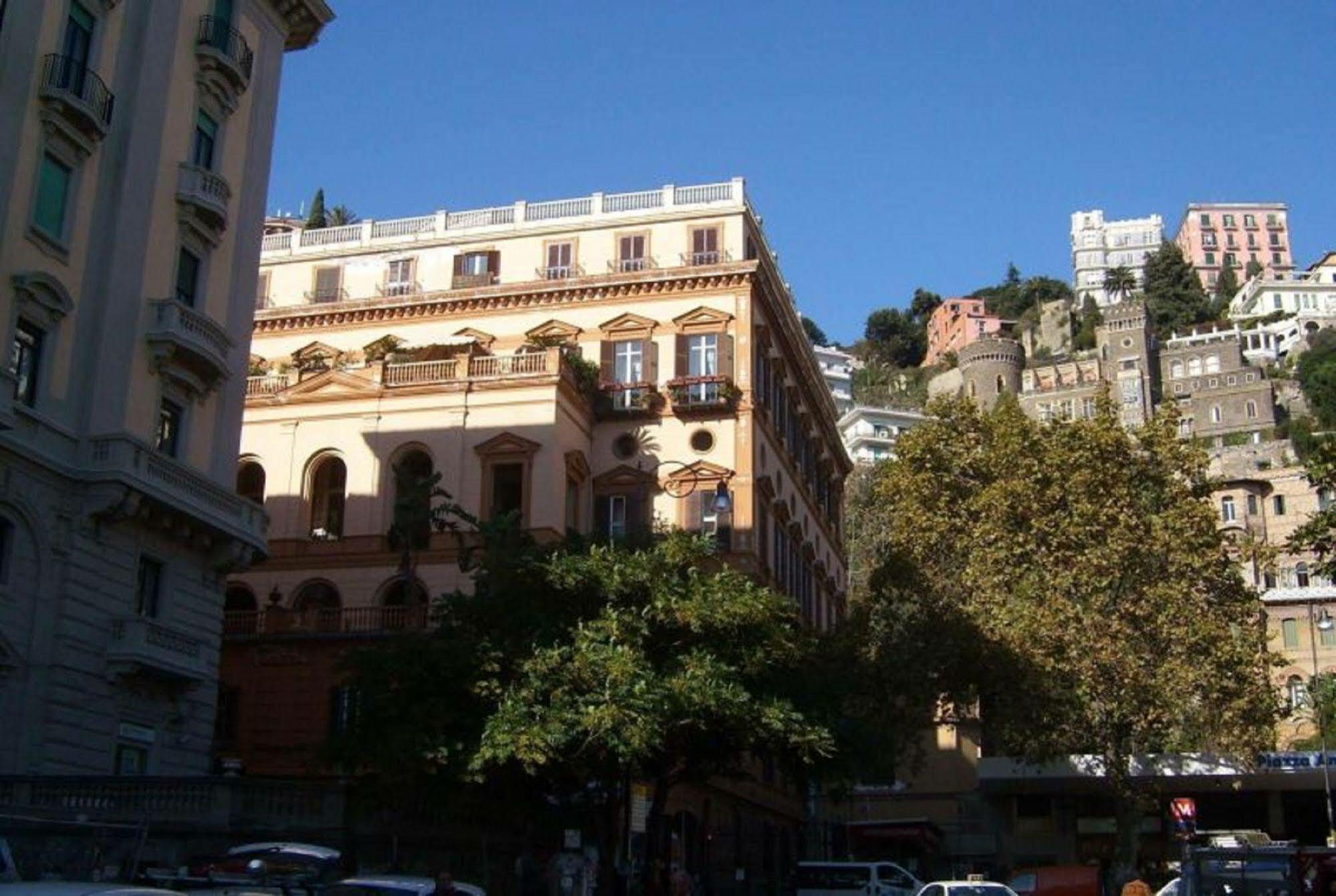 Amedeo Guest house Naples