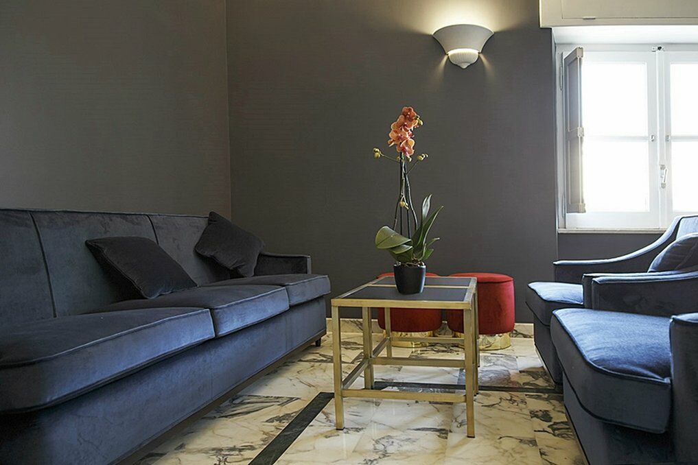 Boutique Metro 900 4* Naples