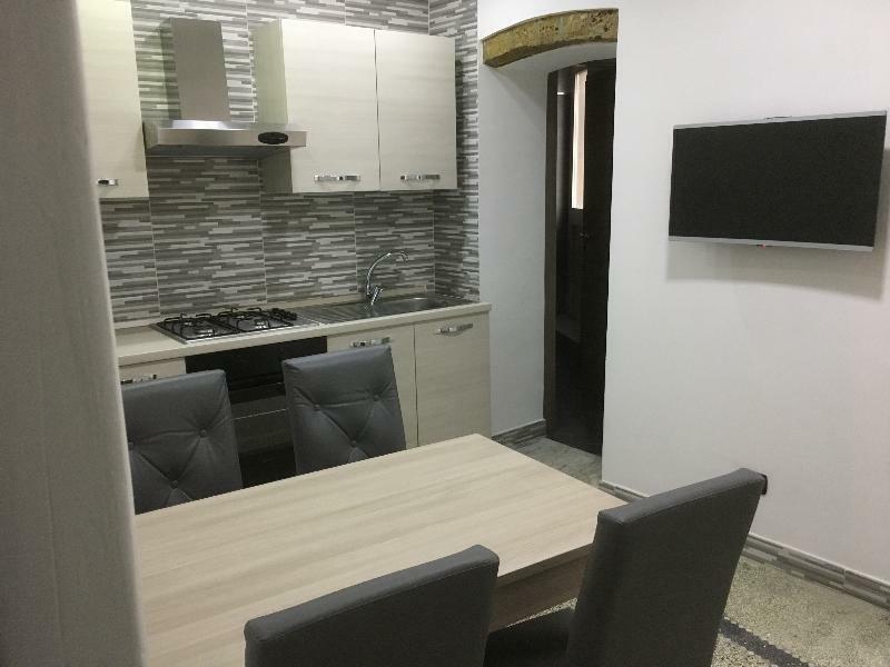 Mb95 - Mezzocannone Luxurious Bed & Breakfast 3*