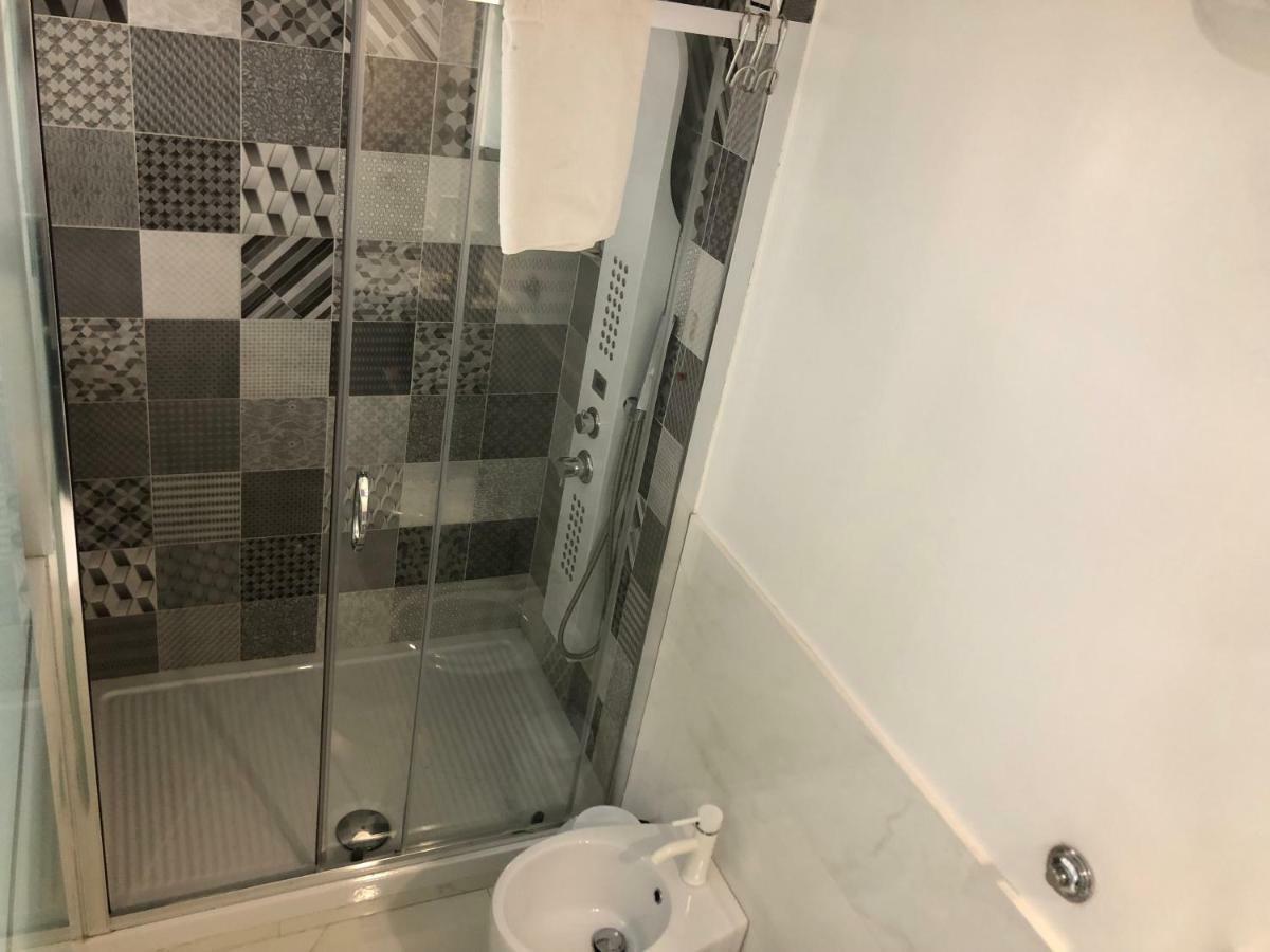 White Hotel Naples