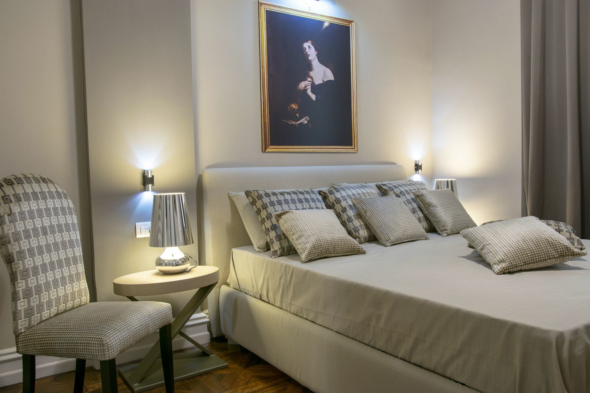Leone D'autore - Chiaia 3* Naples