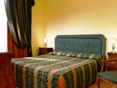 Chiaja De Charme 3* Naples