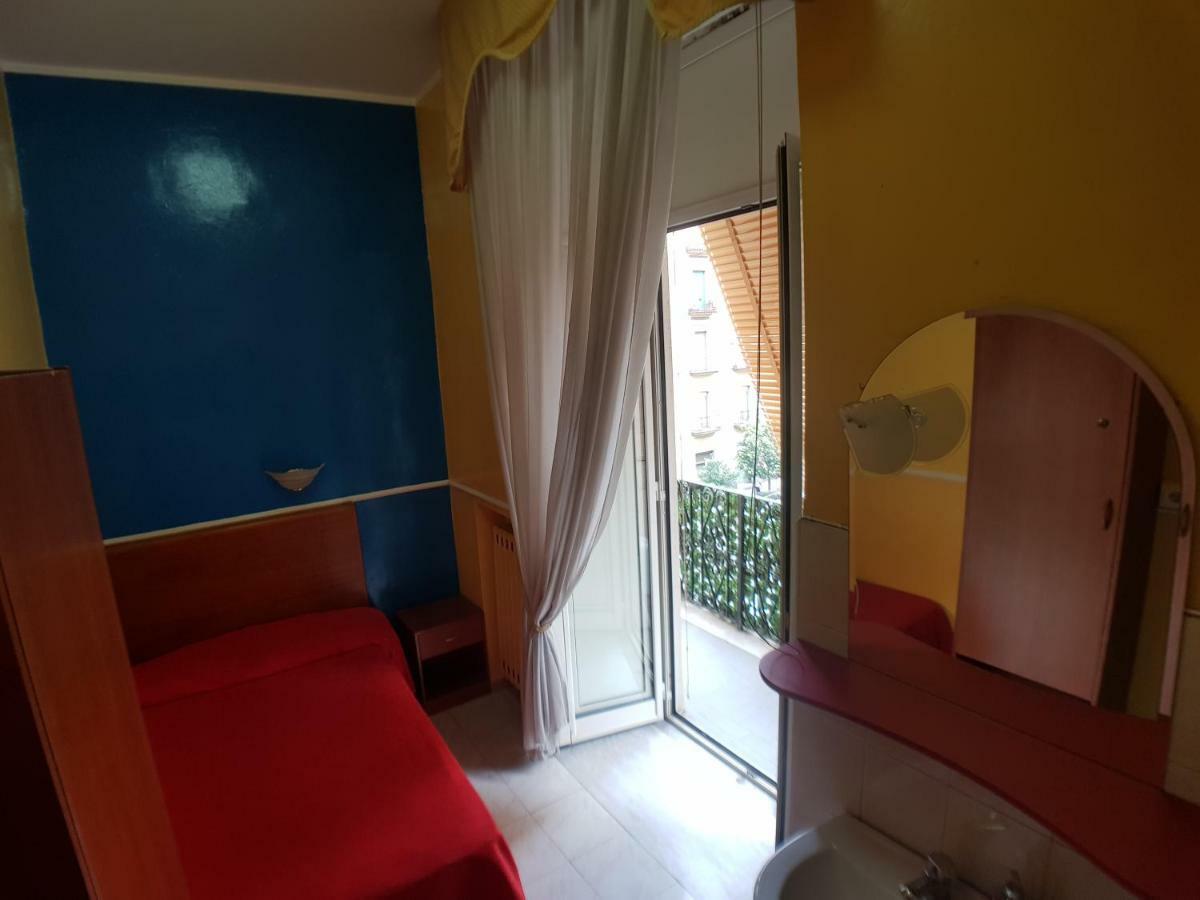 Ginevra Hotel *