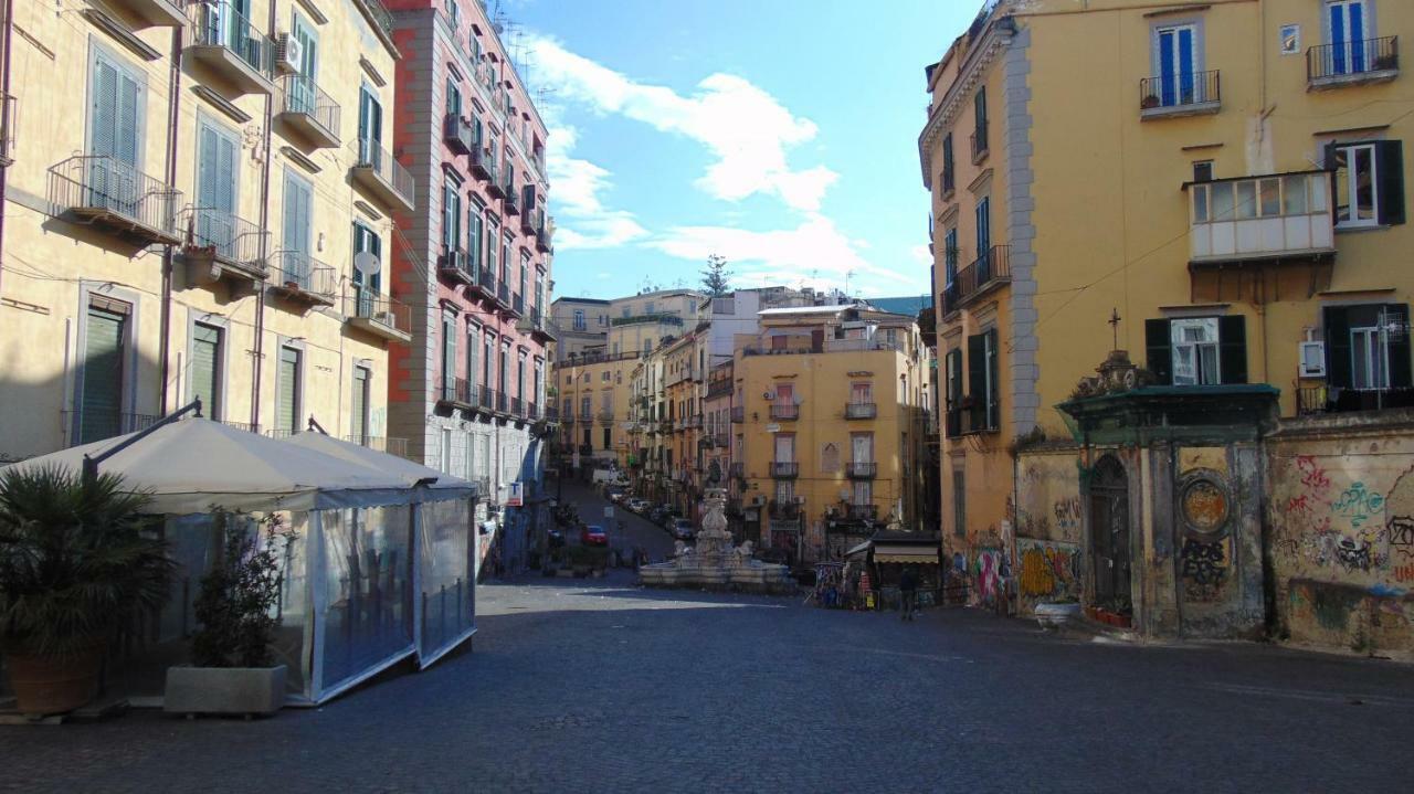 Neapolitan Flat * Naples