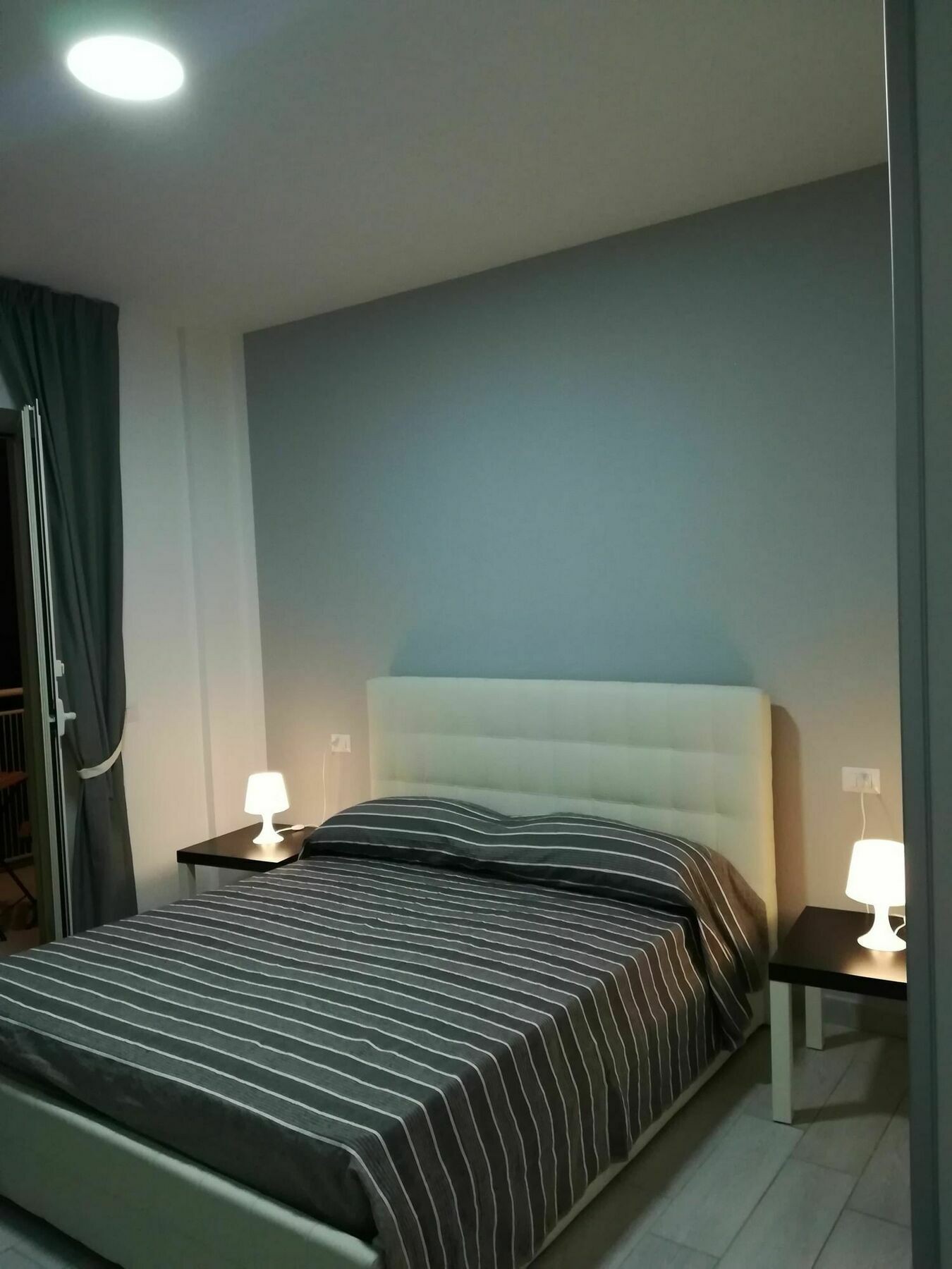 Neapolis Center 2* Naples