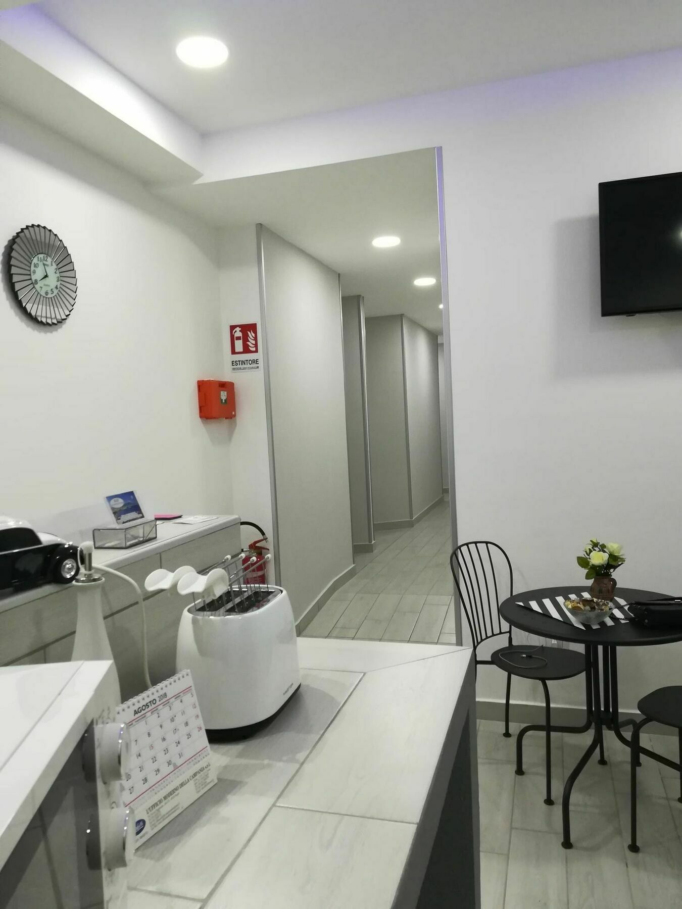 Neapolis Center Naples