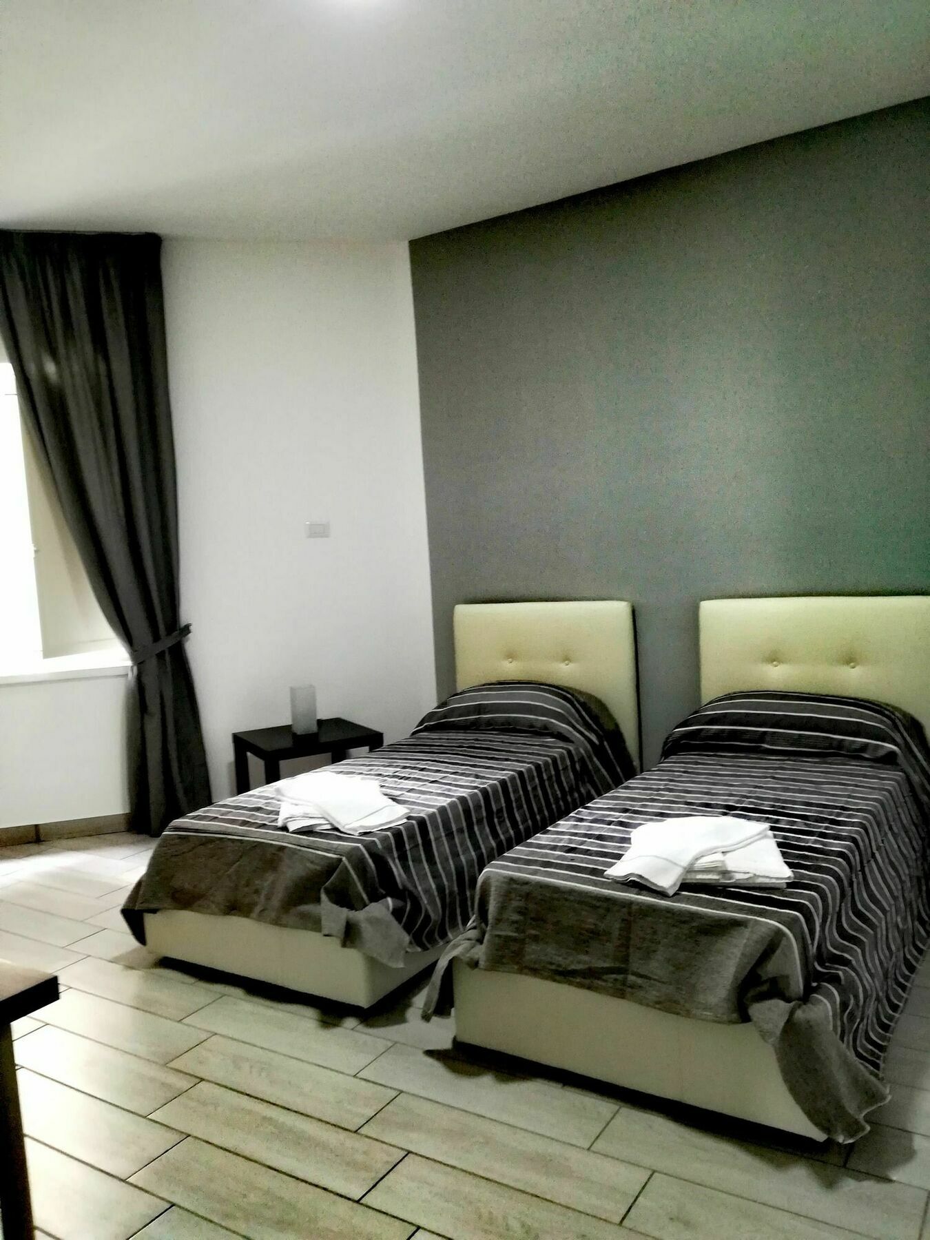 Neapolis Center 2*