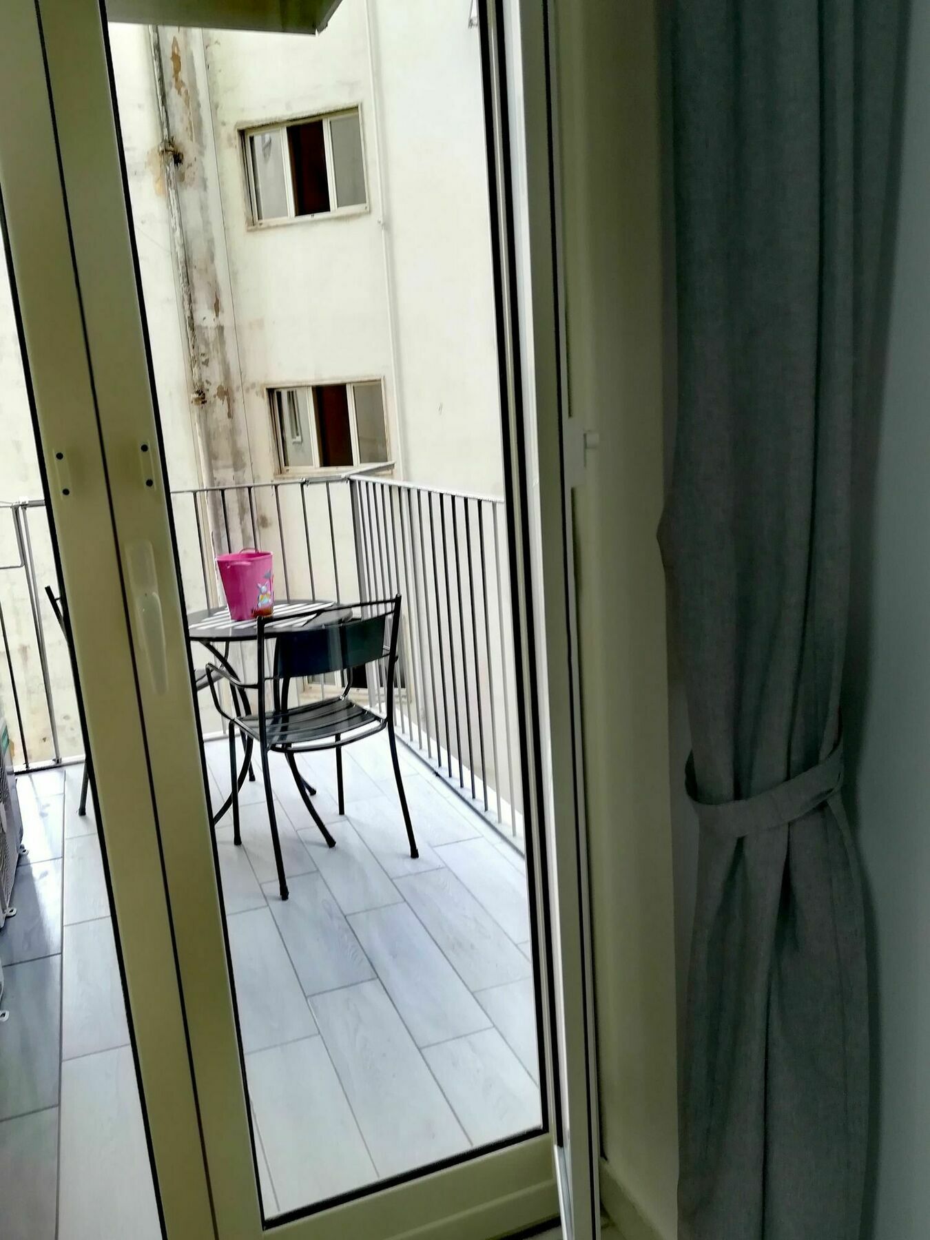 Neapolis Center 2* Naples