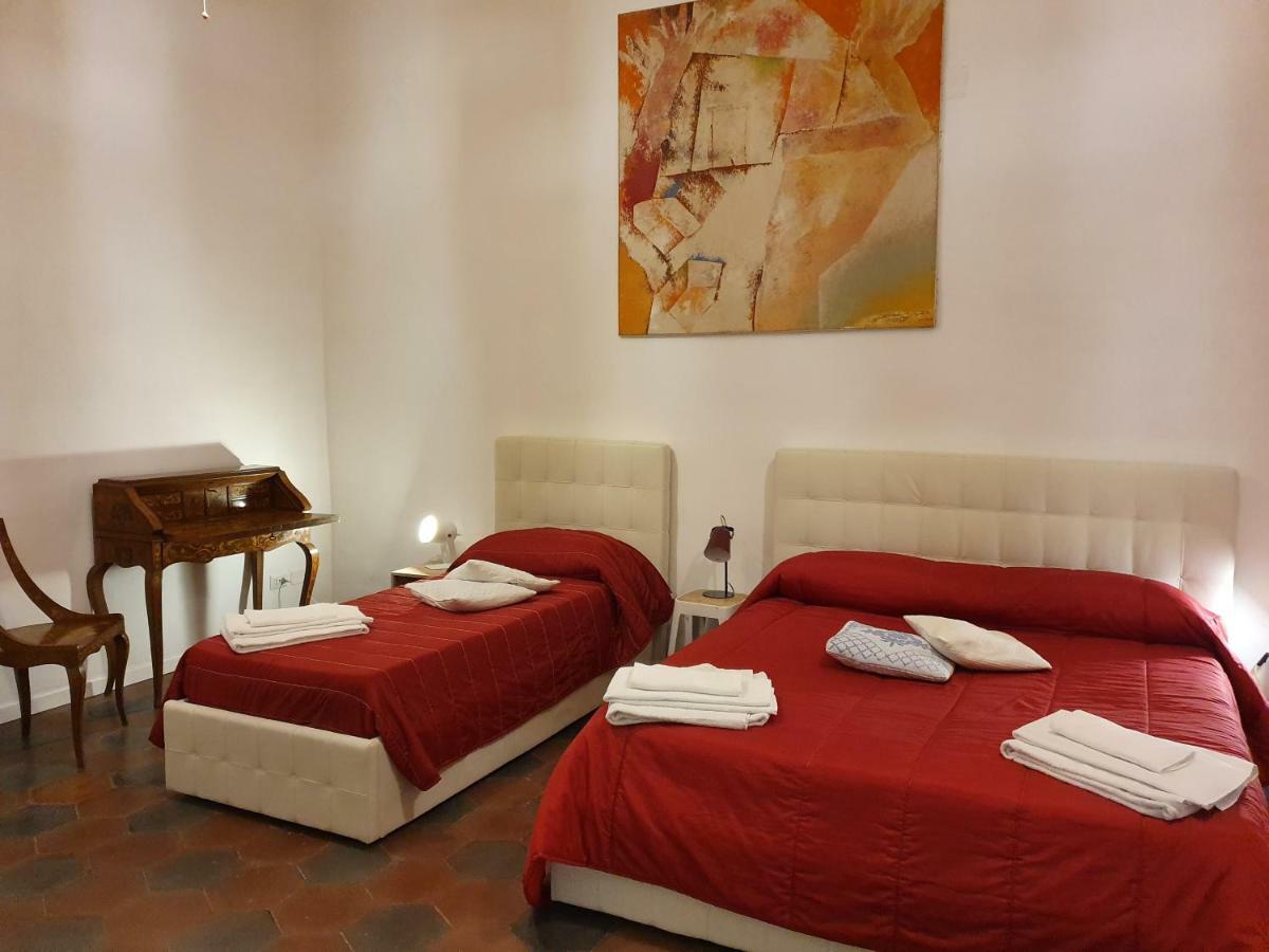 The Spanish Palace, Suites, Rooms, & Terraces 3* Naples