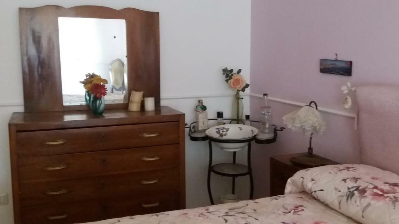 Vintage Flat * Naples