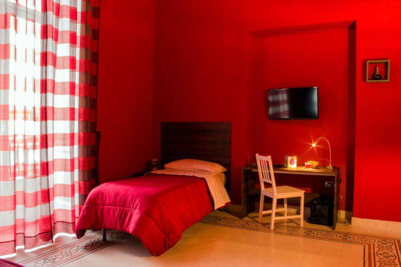 Holiday Art Bed & Breakfast *