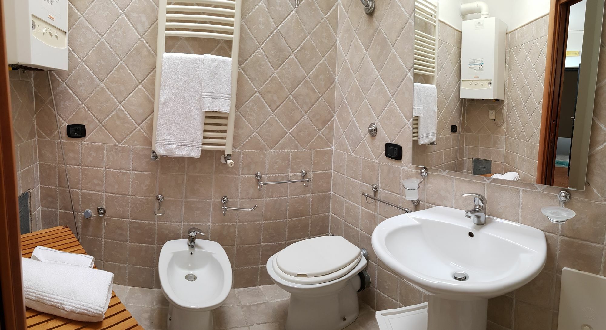 Cosi Chiaia Apartment *