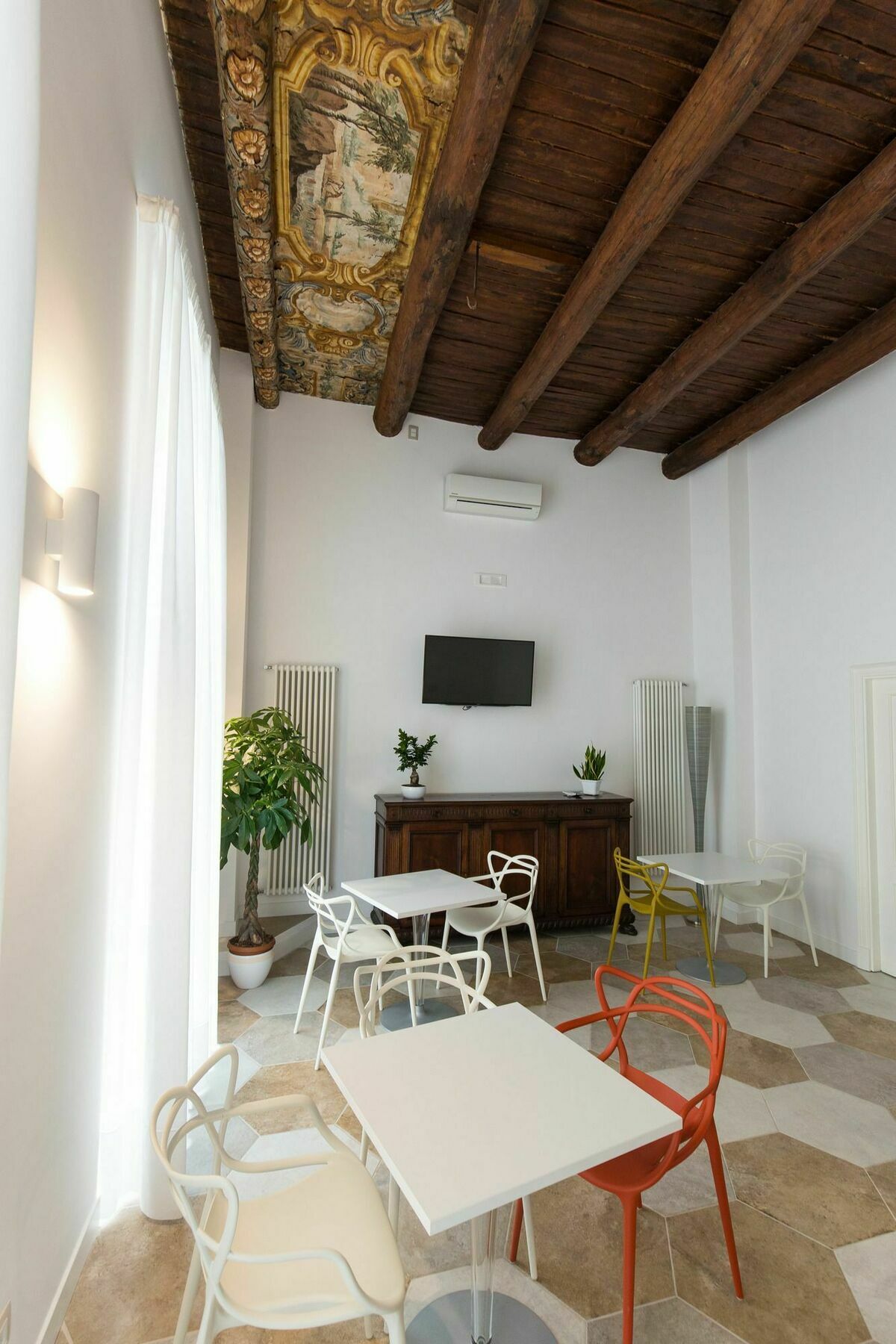 Savoy Riviera 2*
