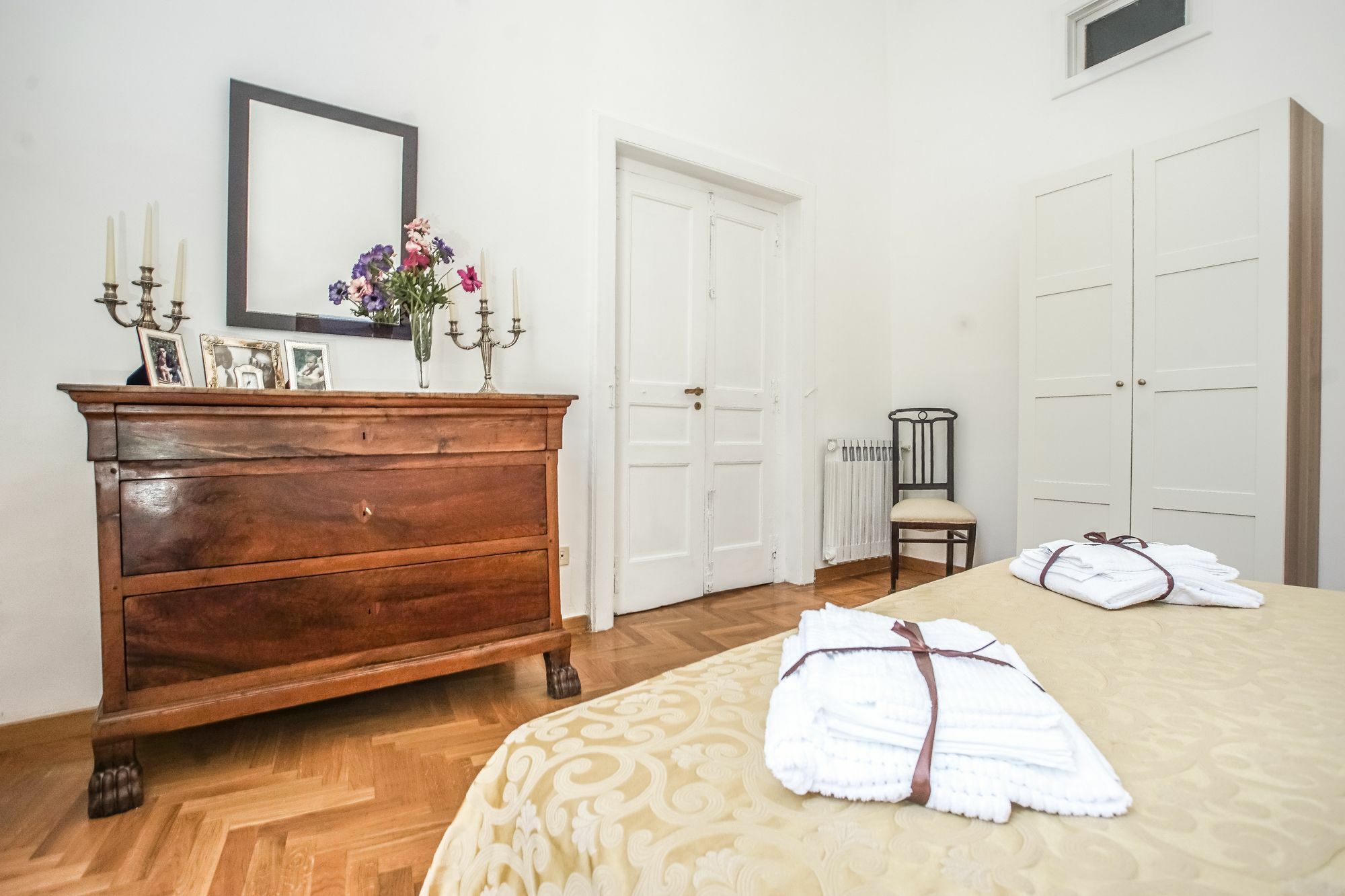 Casa Napoletana - San Domenico Apartment Naples