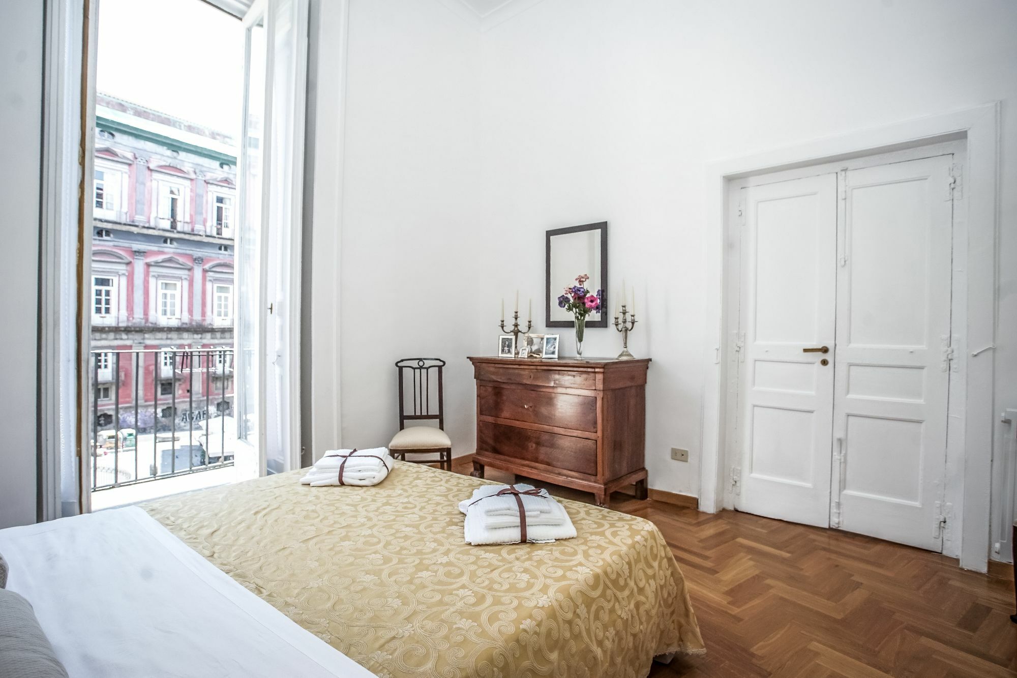 Casa Napoletana - San Domenico Apartment Naples