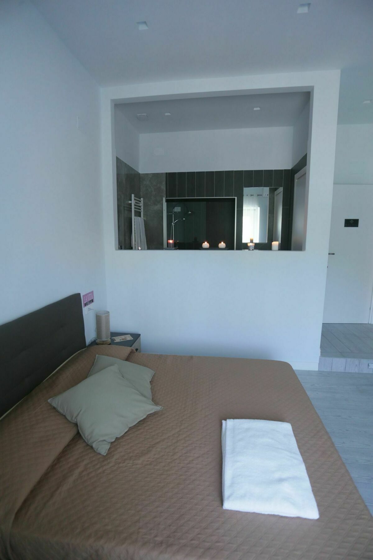 Esposito Plaza- & Guest house