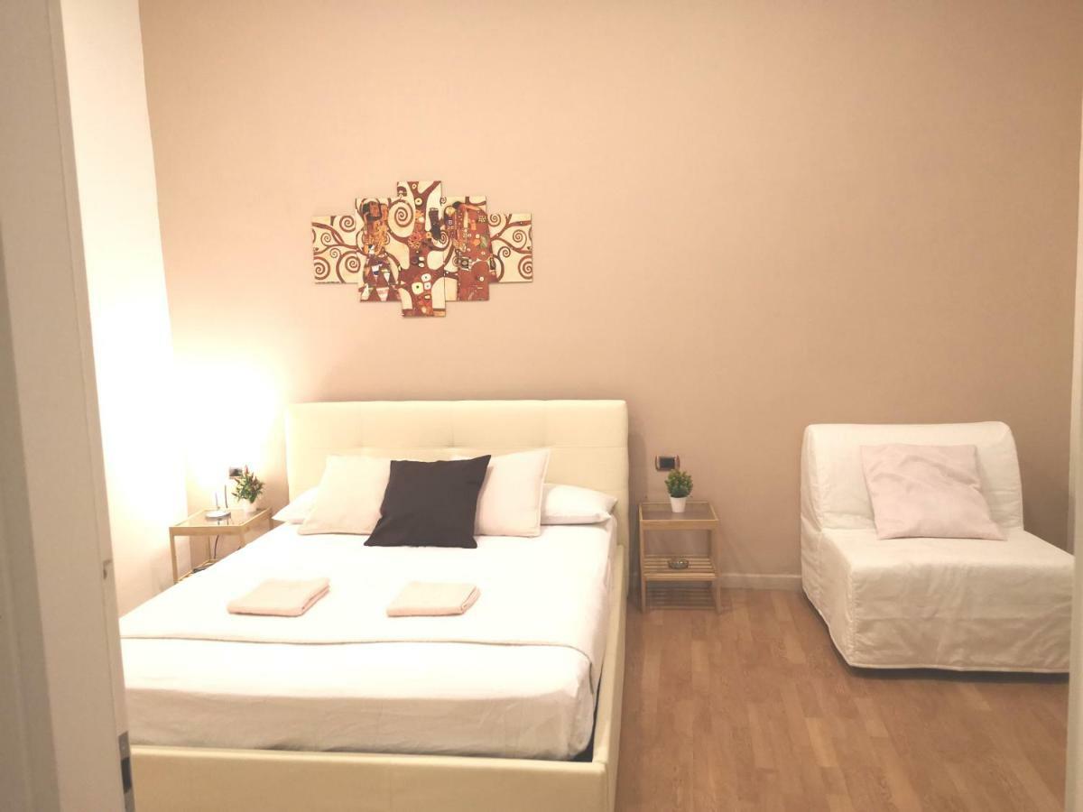 Domus Luigi Leone Ii Bed & Breakfast Naples