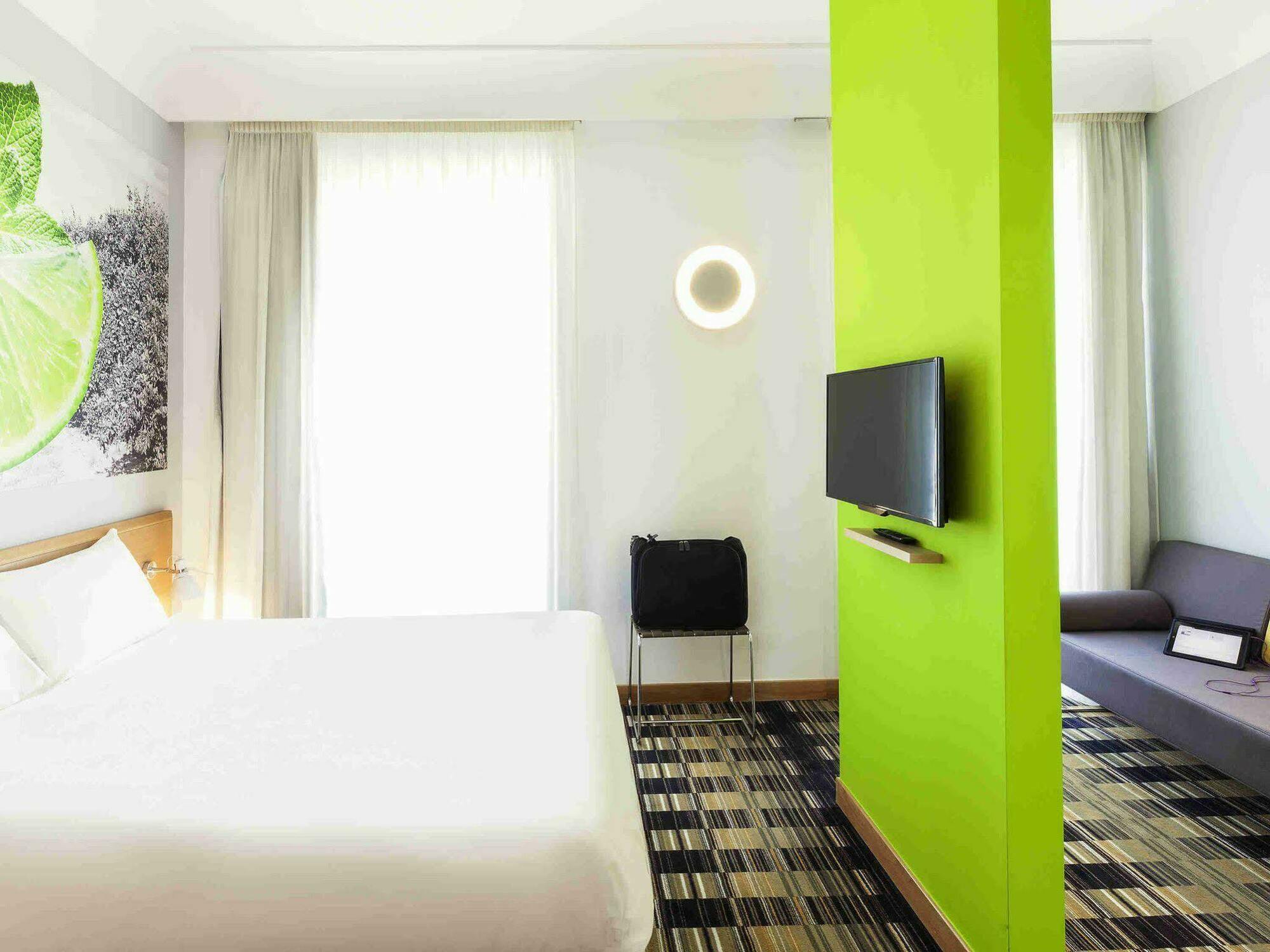 Hotel Ibis Styles Garibaldi Naples