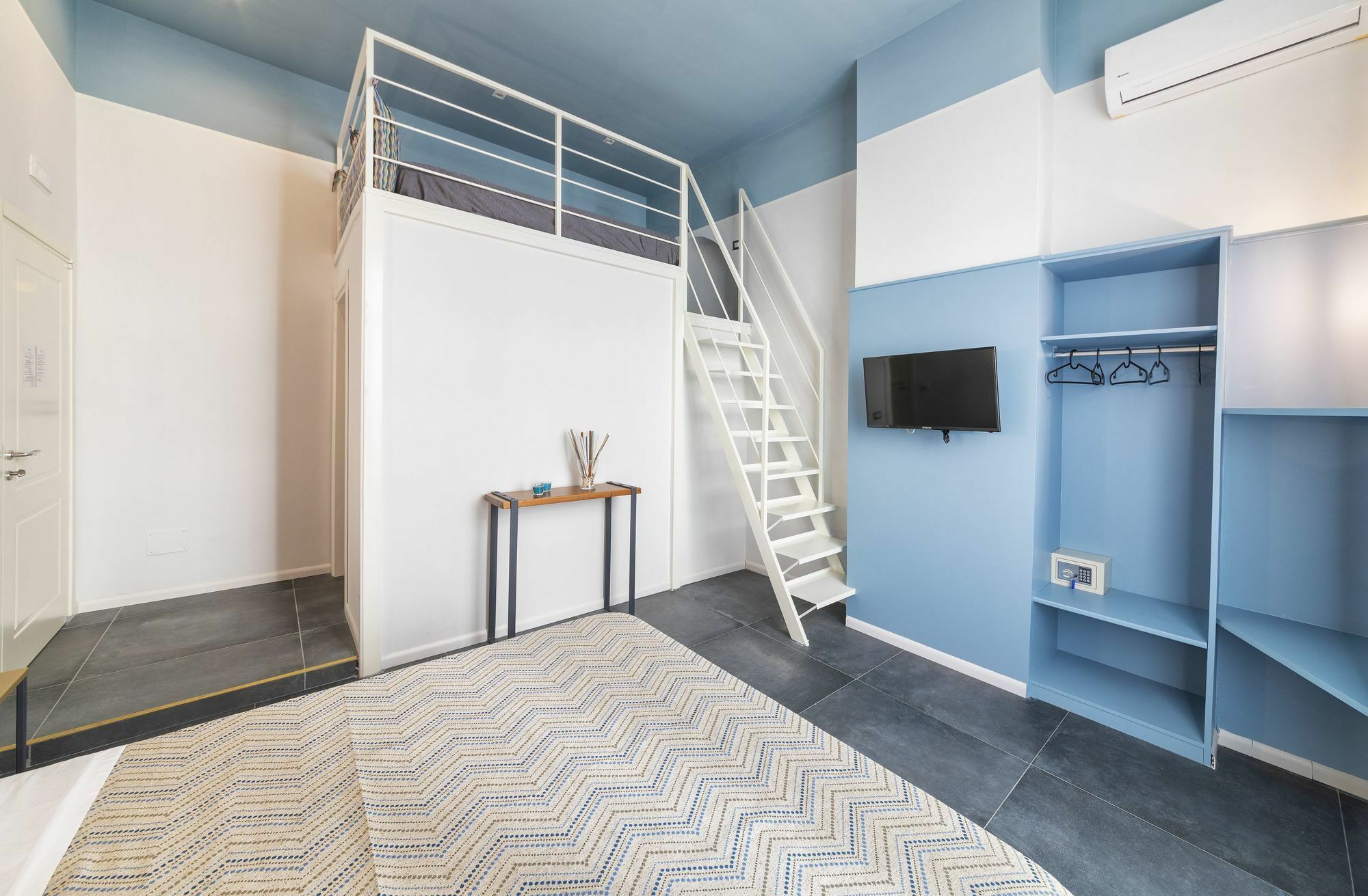 Be Italian Flat Duomo 319 Bed & Breakfast Naples