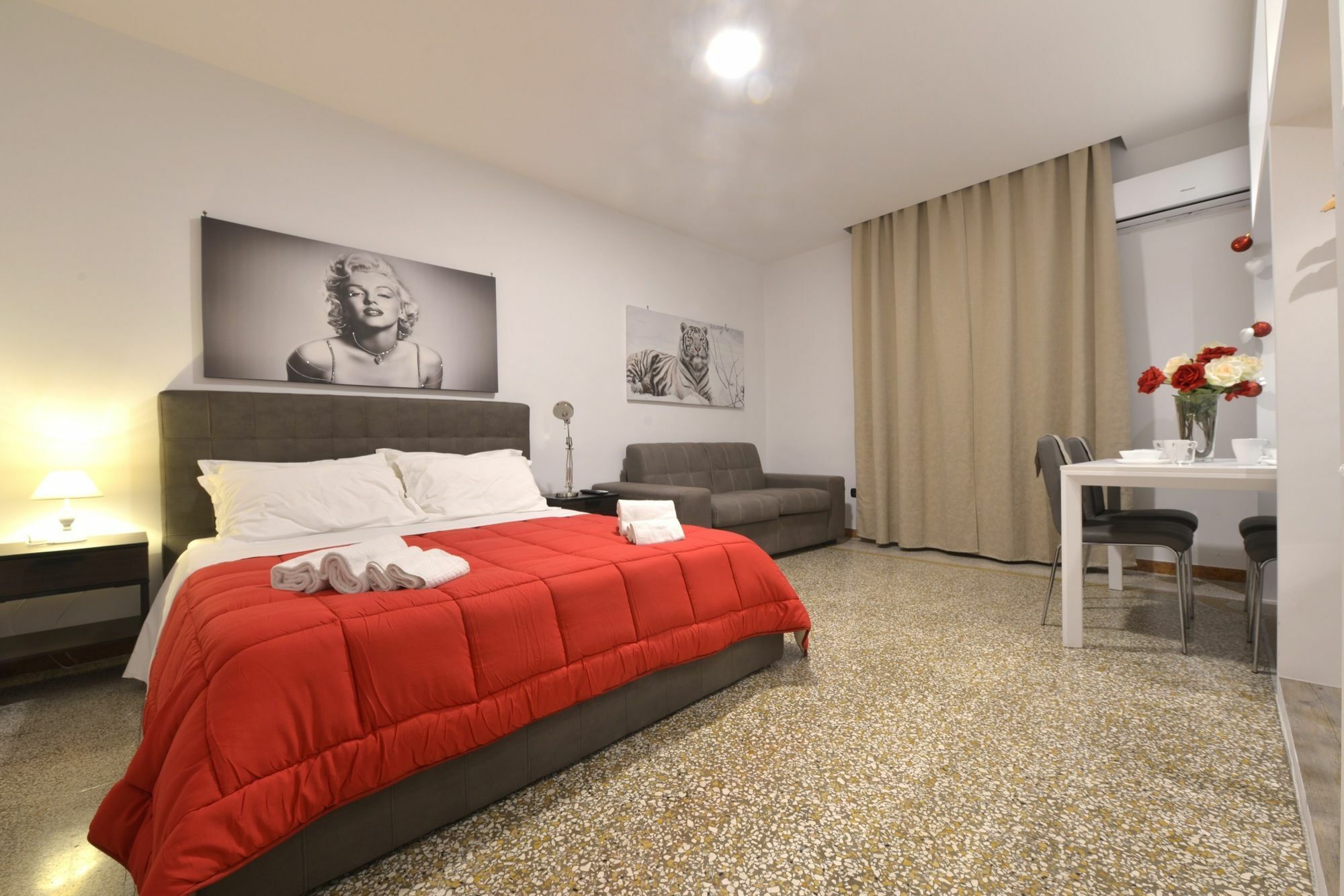 Guest house Napoli Central City 2*