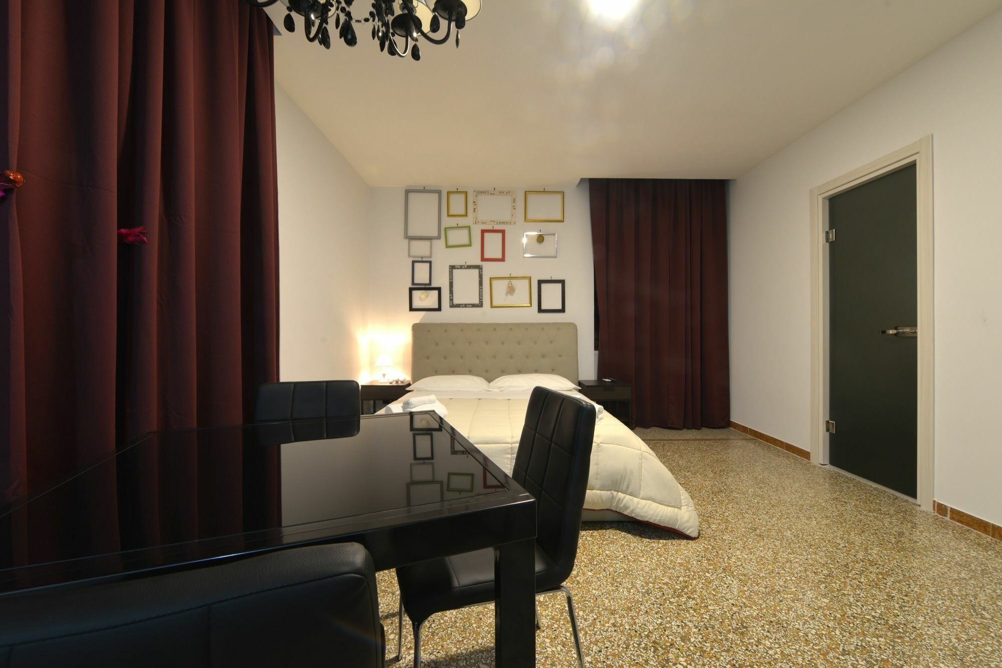 Napoli Central City Guest house