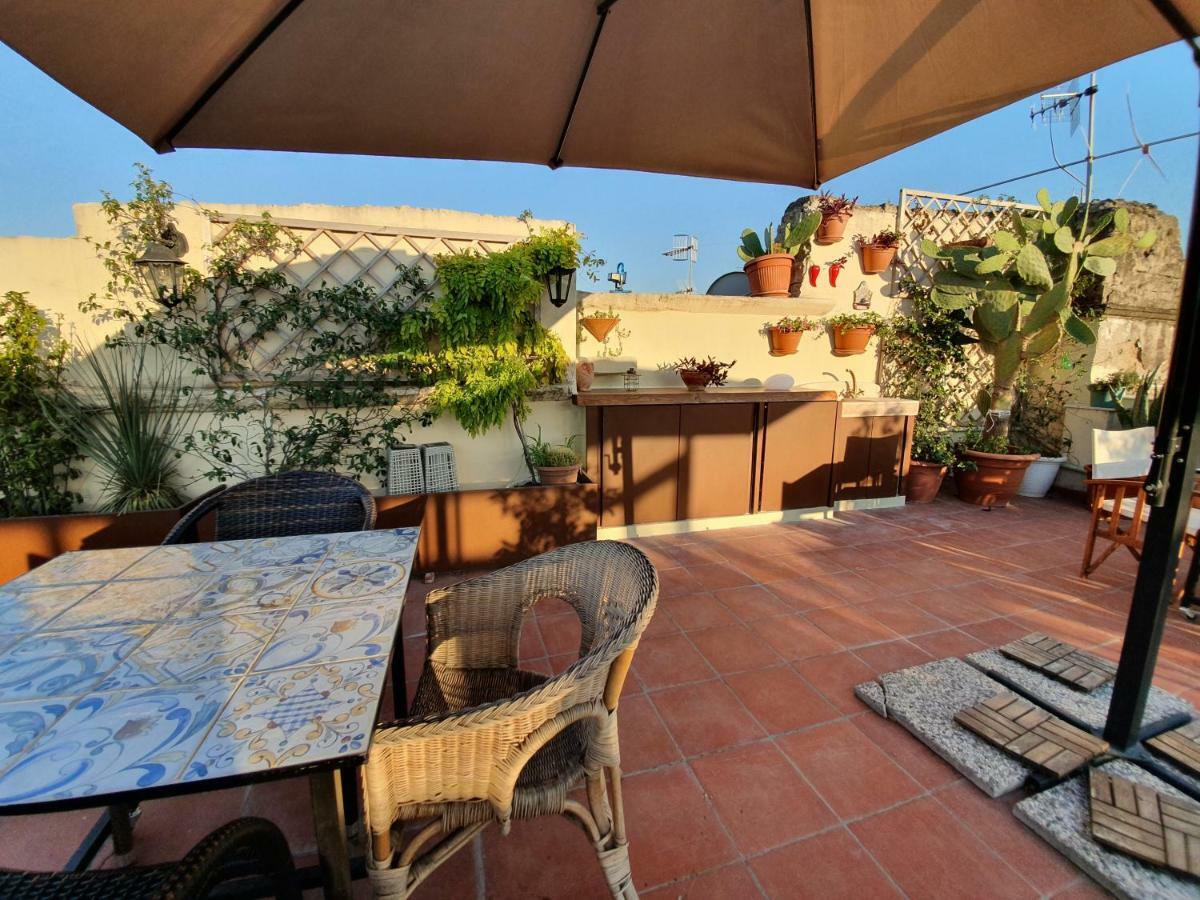 The Spanish Palace, Suites, Rooms, & Terraces Bed & Breakfast Naples