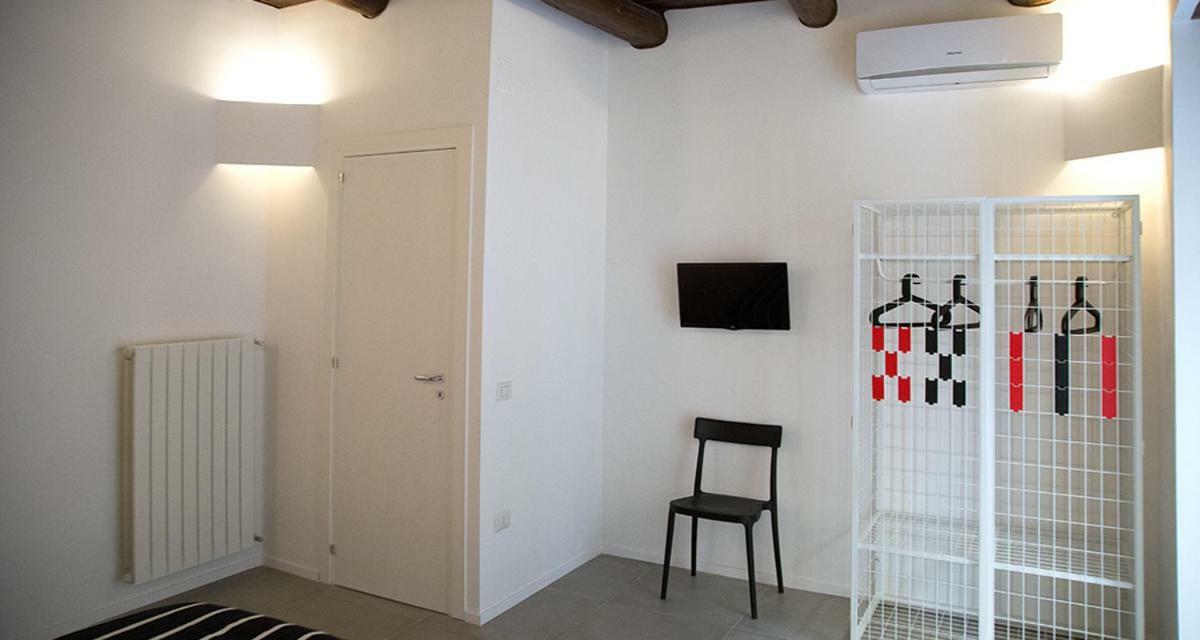 Decumano 23 * Naples