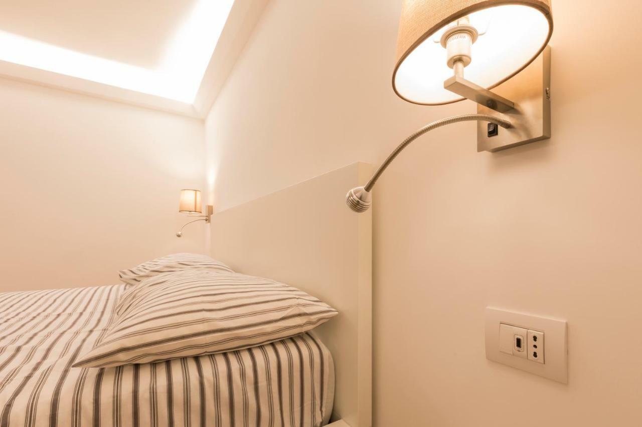 Apartment Casa Fabrizio Ai Gradoni Di Chiaia Naples
