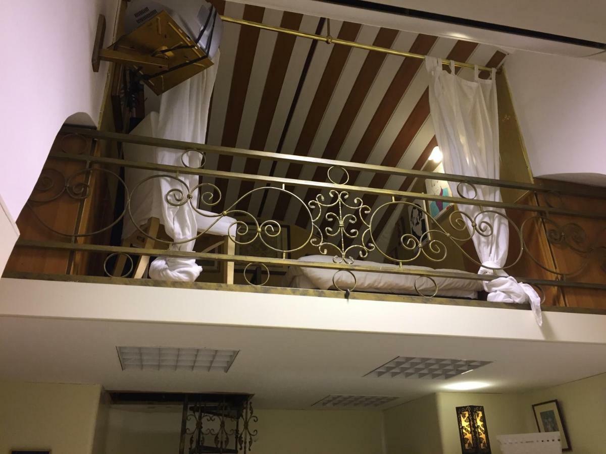 Virgil's Apartment *