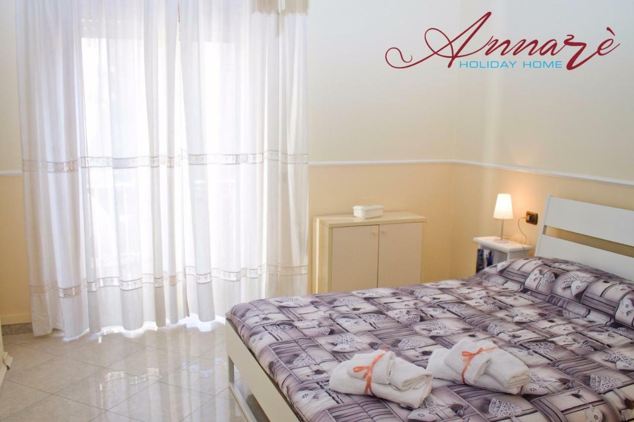 Annare * Naples