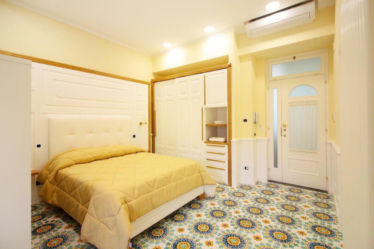 Apartment La Corte Dei Borboni By Dimorra Naples