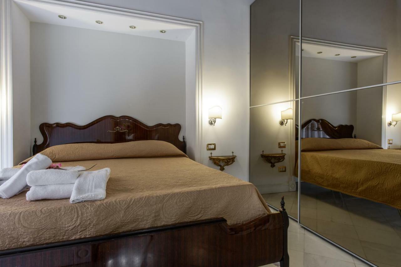 Edoardo Al Plebiscito Naples
