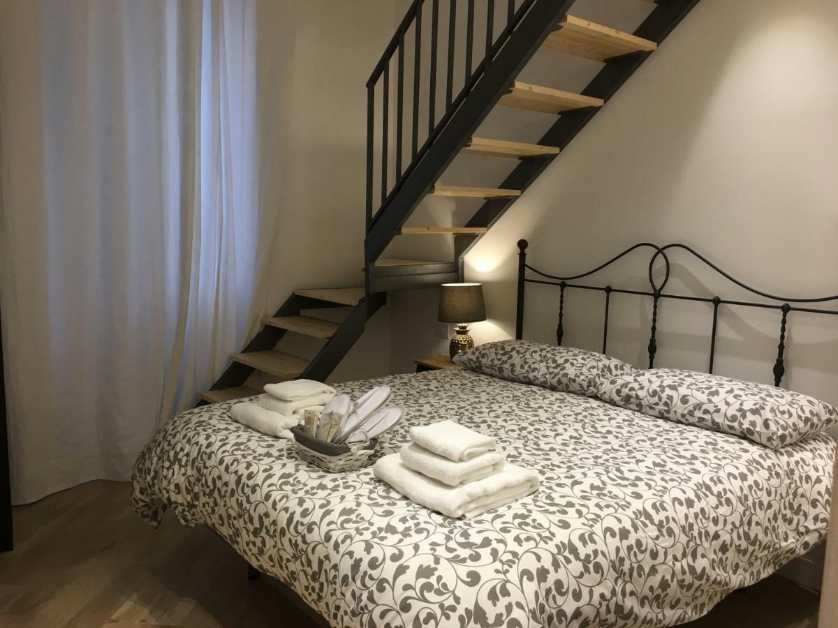 La Scalinata Di Chiaia Bed & Breakfast Naples