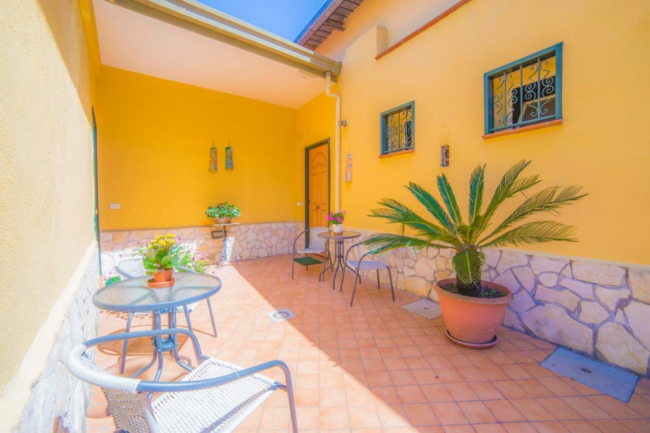 'e Tarantelle Apartment *