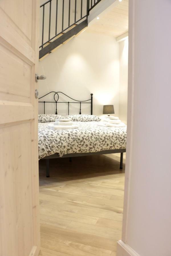 La Scalinata Di Chiaia Bed & Breakfast 3*